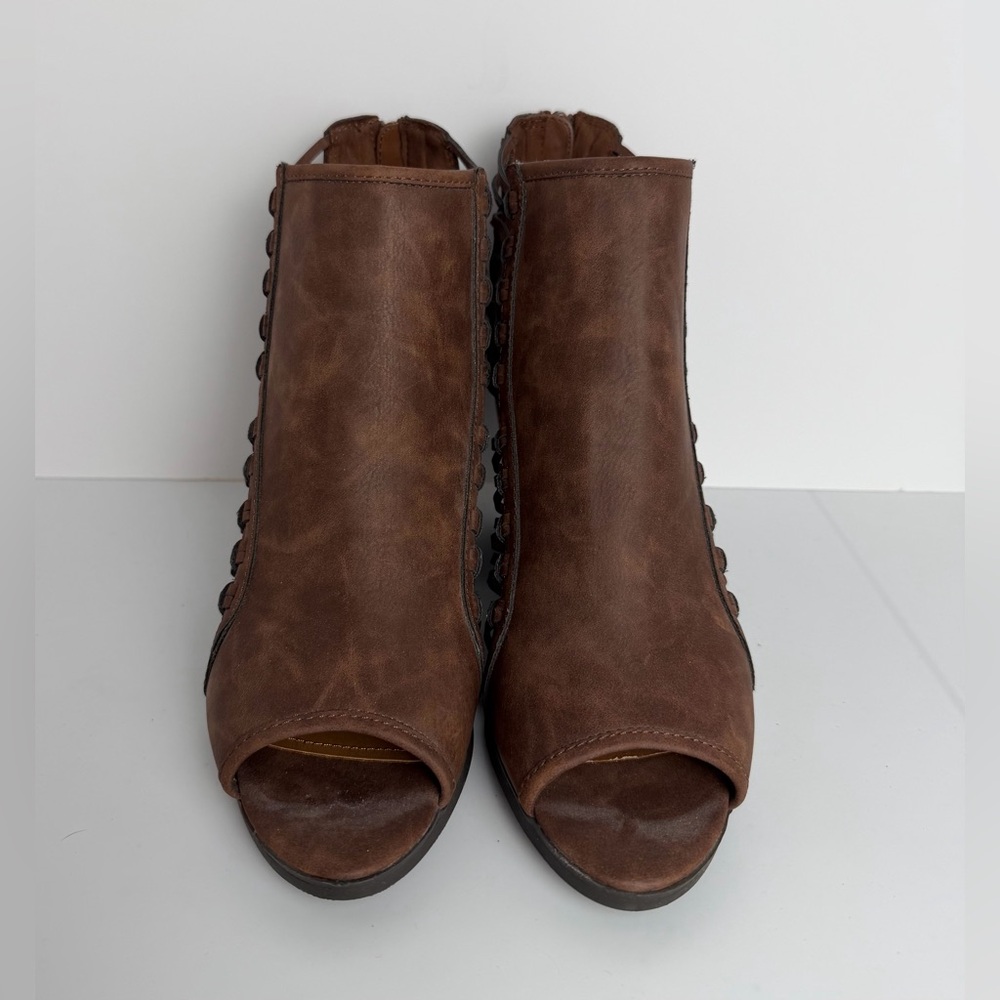 JustFab Alejandrina Brown Cutout Booties Open Toe Heels Size 9